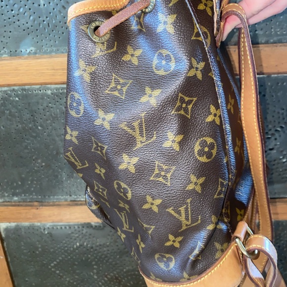 Louis Vuitton Montsouris MM Backpack - Picture 3 of 12